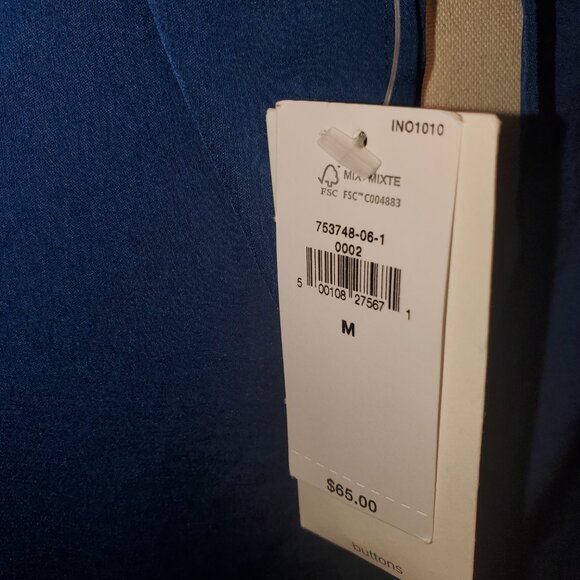 NWT BR Essential T-Shirt - Size M - Picture 3 of 4